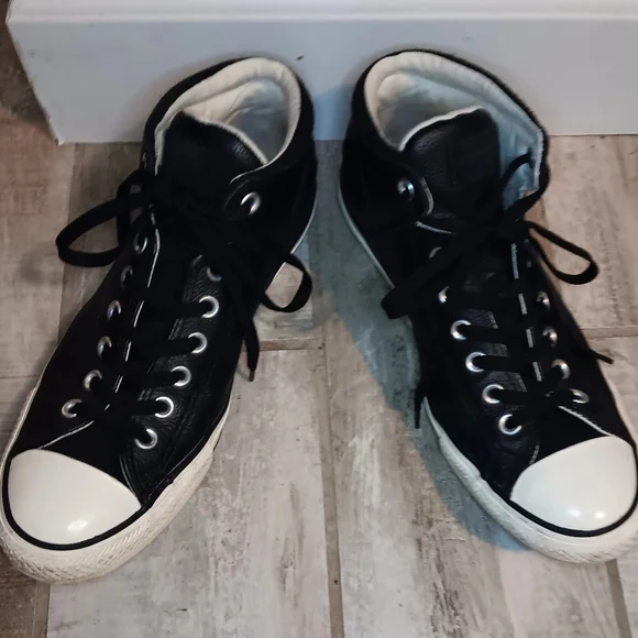 Converse Chuck Taylor All Star Leather HighTop Sneaker - Picture 2 of 7